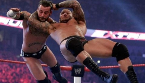 WWE最后站立者赛十大KO：兰迪高空RKO朋克，巴蒂斯塔飞冲送葬者！