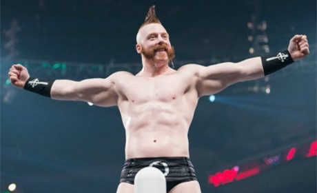 WWE希莫斯网上狂秀身型，年满40依然一身腱子肉！