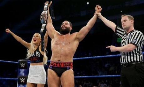 WWE鲁大师刚夺冠，已有两位潜在挑战者跃跃欲试！