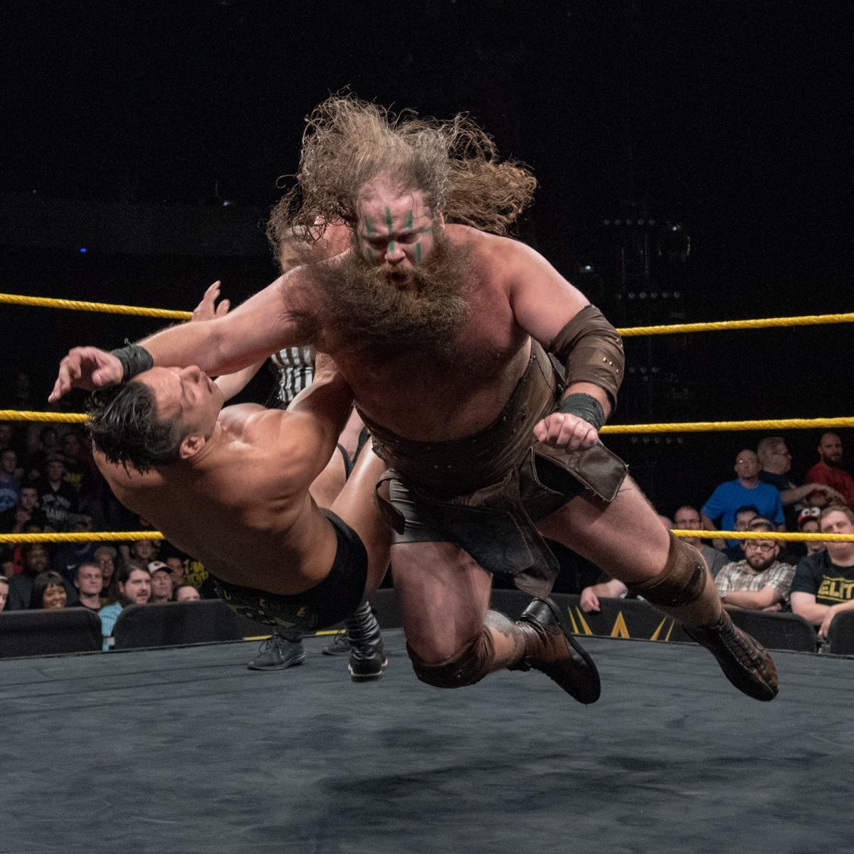 宝城海里对阵比安卡·贝莱尔，引发大混战！《WWE NXT 2019.04.04》