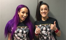 WWE莎夏·班克斯：我与抱抱妞将统治女子双打组别！
