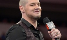 WWE独狼科尔宾首度曝光，为何会选择剃成光头！