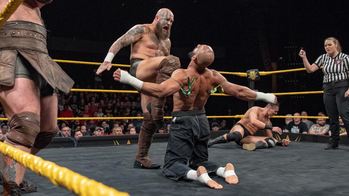 宝城海里对阵比安卡·贝莱尔，引发大混战！《WWE NXT 2019.04.04》