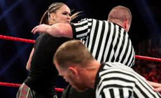 WWE十字固女王隆达·罗西惨遭WWE高层重罚！