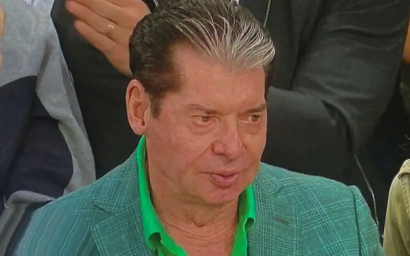老麦现身NBA赛场， 前WWE女星大秀身材照！