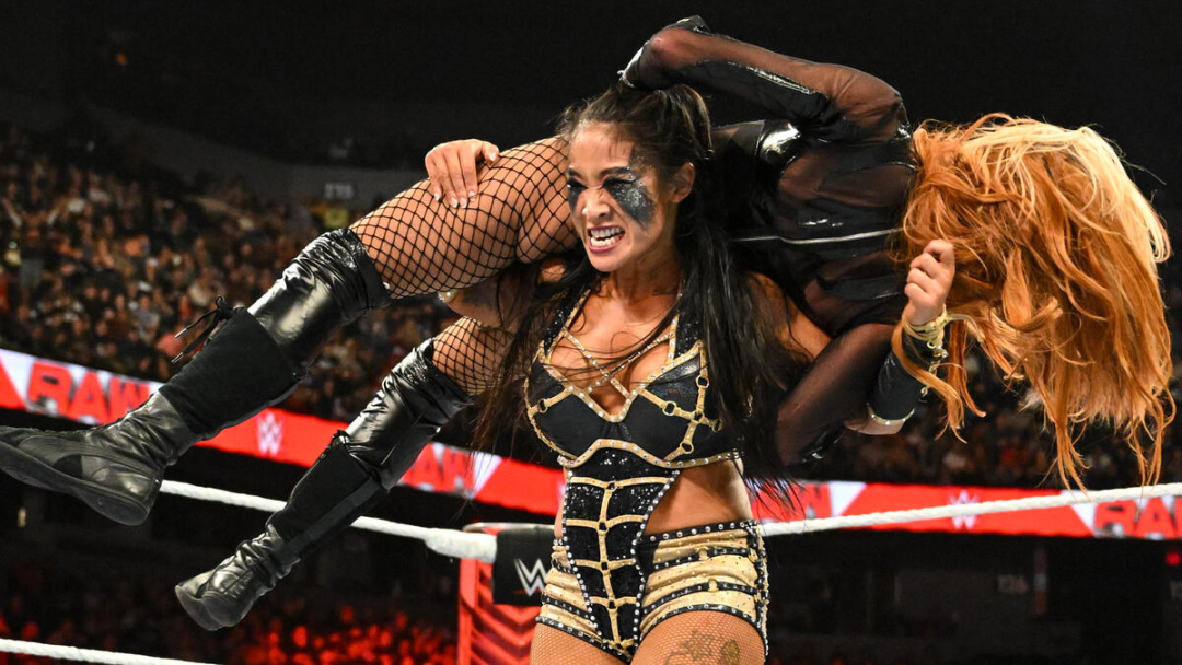 WWE再度开启解雇狂潮，此人涉嫌性骚扰隆达罗西，被扫地出门！