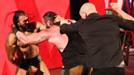 随处压地赛，萨米·扎恩集三人之力围攻人间怪兽！《WWE RAW 2019.05.14》