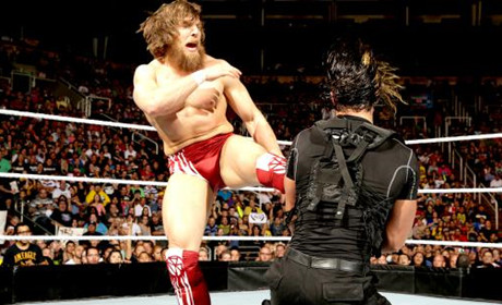 WWE塞斯首度击败蛋妞，谁料螳螂捕蝉，黄雀在后！