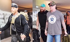 WWE群星集体抵达沙特机场，罗曼，霍根等人亮相！