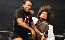 WWE前洲际冠军刚确认回归，CM·朋克就又开始调皮了！