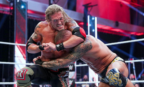 WWE《爆裂震撼2020》兰迪VS艾吉，大招频出，争议不断！