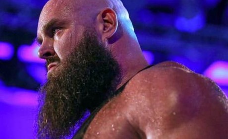 WWE复仇军团痛袭黑羊，老麦差点遭殃！