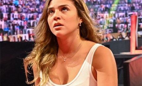 雷尔的女儿被指将同WWE签订全职合同，未来大有可期！