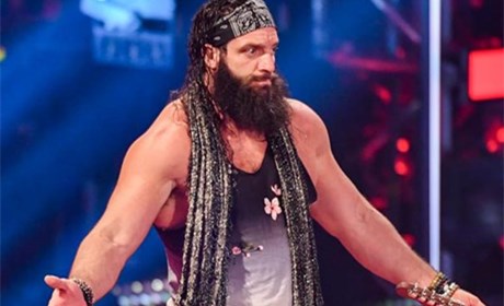 伊莱亚斯主动承认WWE放弃了自己迎战约翰·塞纳以及送葬者的计划！