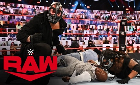WWE推出复仇军团系列周边产品，网友纳闷真能卖得动？