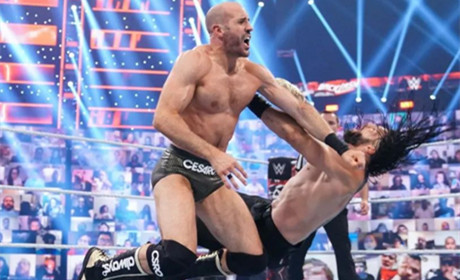 WWE传奇巨星喊话老麦：我跪下来求求你了！