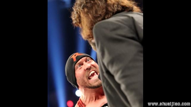 塞纳、莱贝克围殴圣盾《RAW 2013.04.23》 塞纳、莱贝克围殴圣盾《RAW 2013.04.23》