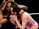 布里·贝拉 vs 塔米娜·斯洛卡《RAW 2013.10.15》
