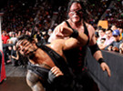 罗曼·雷恩斯和凯恩的大规模争斗《RAW 2014.07.08》