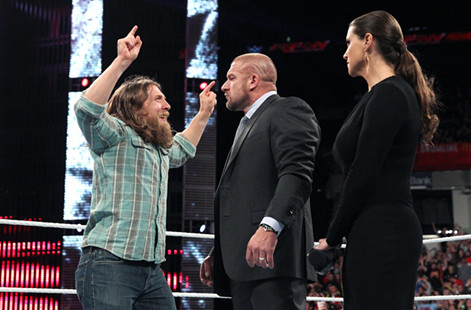 权利夫妇告别WWE管理层《RAW2014.11.25》