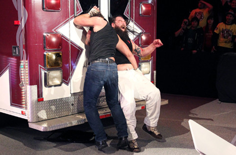 救护车大战：安布罗斯 vs. 怀亚特《RAW2015.01.06》