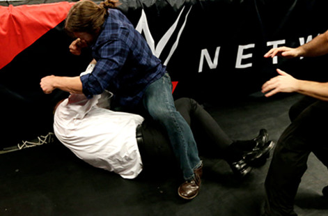 丹尼尔布莱恩挑战全权夫妇《RAW2015.01.13》
