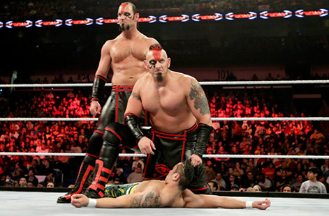 弑神组合击败当地摔角手《RAW2015.01.13》