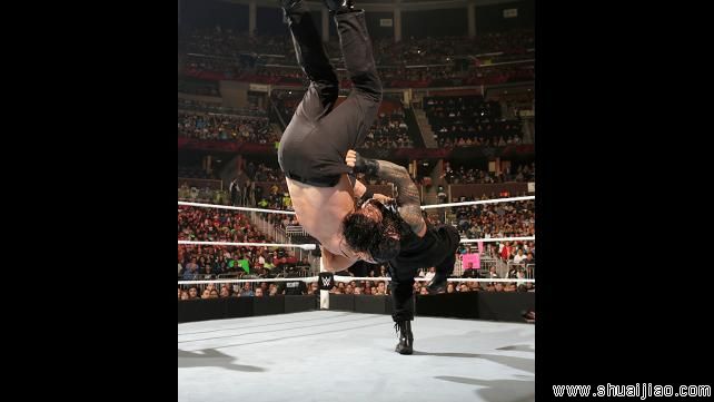 罗曼·雷恩斯对阵凯恩《RAW2015.02.17》