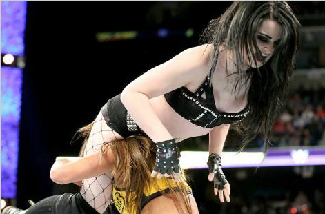 WWE女子冠军赛：尼基·贝拉对阵佩奇《快车道2015》