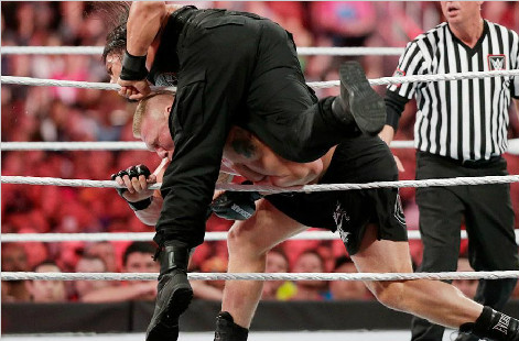 WWE世界重量级冠军三重威胁赛《摔角狂热31》