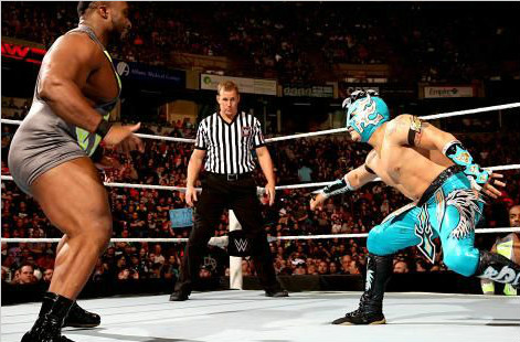 The Lucha Dragons对阵新一天组合《RAW 2015.04.21》