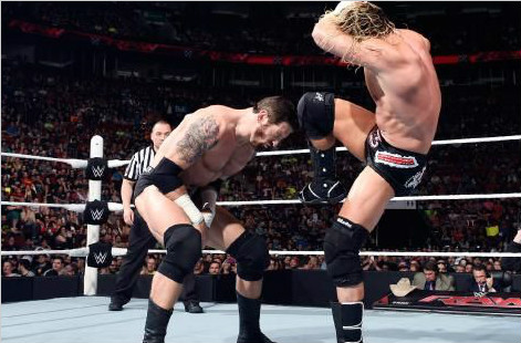 内维尔和道夫·齐格勒对阵希莫斯和擂台王者巴雷特《RAW 2015.05.05》