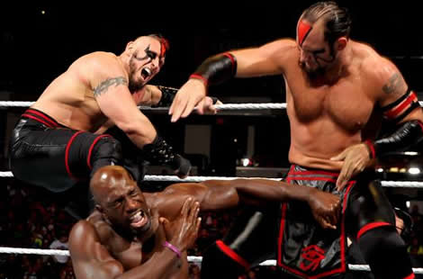 黄金一代 vs 弑神组合《WWE RAW 2015.06.23》