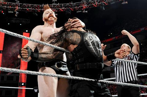 罗曼·雷恩斯 vs 西莫斯《WWE RAW 2015.06.23》