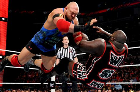 莱贝克 vs 马克·亨利《WWE RAW 2015.06.23》