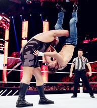 迪安·安布罗斯对阵大秀哥《WWE RAW 2015.07.28》