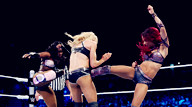 夏洛特&贝基·林奇对阵莎夏·班克斯&内奥米《WWE SmackDown 2015.08.07》