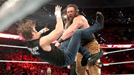 布朗·斯图曼对阵迪安·安布罗斯《WWE RAW 2015.09.01》