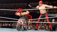 达德利男孩对阵斗牛士组合《WWE RAW 2015.09.08》