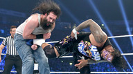 乌索兄弟对阵怀亚特家族《WWE SmackDown 2015.11.12》