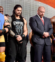 WWE全体员工为巴黎遇难者默哀《WWE RAW 2015.11.17》