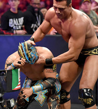 卡里斯托对阵阿尔伯托·德·里奥《WWE RAW 2015.11.17》