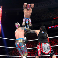 乌索兄弟对阵墨西哥双龙《WWE RAW 2015.12.01》