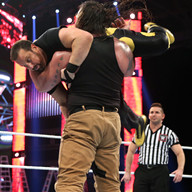 汤米·追梦儿对阵布朗·斯图曼《WWE RAW 2015.12.08》