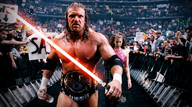 WWE巨星手持激光剑，上演《星球大战》