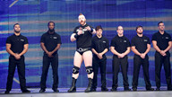 希莫斯试图群殴罗曼《WWE SmackDown 2015.12.17》