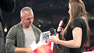 斯蒂芬妮和肖恩庆祝RAW的新生《WWE RAW 2016.05.03》