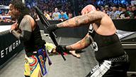 乌索兄弟对阵卡尔·安德森&卢克·盖洛斯《WWE SmackDown 2016.05.12》