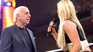 夏洛特拒绝和福莱尔一起出场《WWE RAW 2016.05.24》