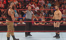 《RAW 1210期》图文直播：黑羊vs当地摔角手